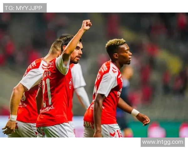 本菲卡友谊赛大胜那不勒斯五球狂潮补时进球点燃全场激情