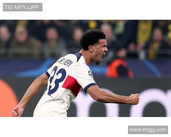 英超激战：拜仁狂胜热刺红牌事件引发全场热议与数据分析