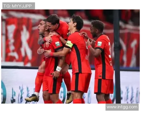 中超激战巴黎圣日耳曼逆转利物浦神奇扑救引发争议判罚全场沸腾