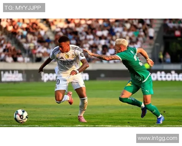 国王杯精彩对决阿森纳大胜皇马乌龙球引发全场狂欢