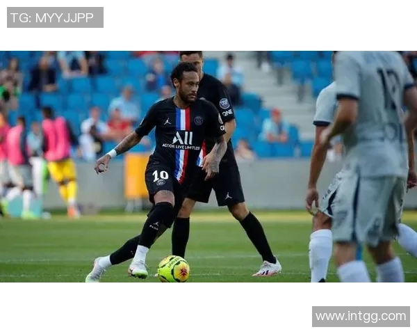 国王杯激战巴黎圣日耳曼大胜尤文图斯红牌事件引发全场热议与十大精彩进球回顾