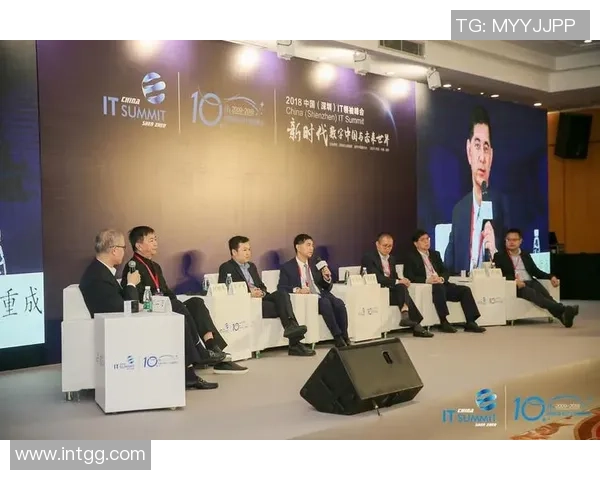 姚明体验HTC虚拟现实技术，畅谈科技与运动的完美结合